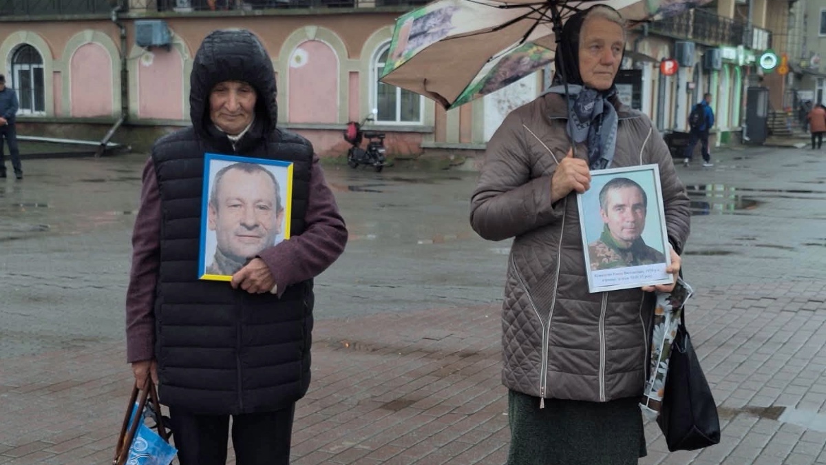 Мирна акція «Повернись живим» у Галичі 27 жовтня 2026 року. Джерело: Дубовецька територіальна громада