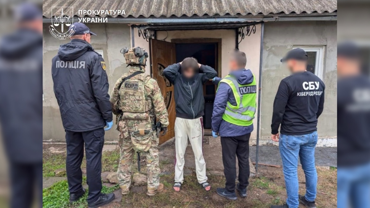 На Прикарпатті затримали трьох жителів Коломийщини, яких підозрюють в організації масштабної схеми інтернет-шахрайства