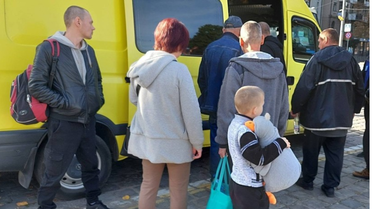На Прикарпаття прибув евакуаційний потяг із Донеччини